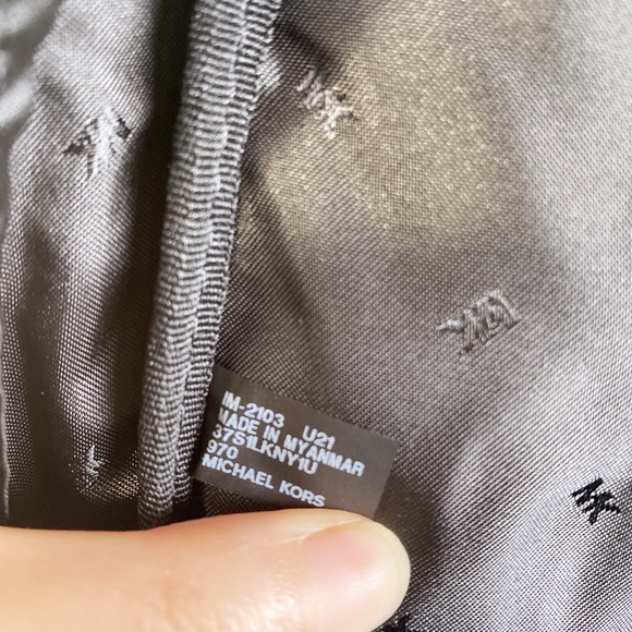 Michael Kors MENS Kent nylon Sling Pack - Picture 8 of 10